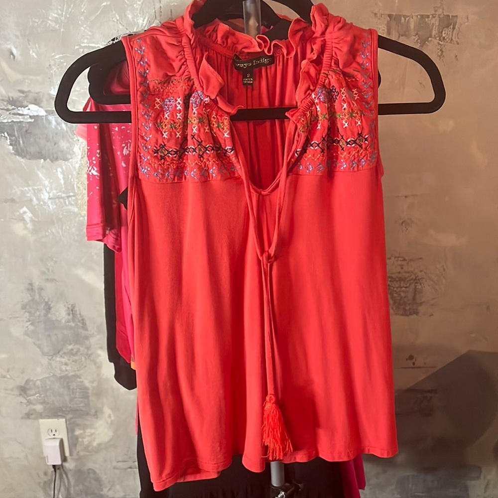 Red sleeveless top size small